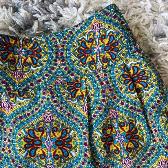 Blue Epic size Large women’s patterned shorts pull on - Picture 2 of 6